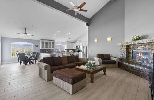 Santa Clarita House | Idyllic Private Mountain Estate with Pool and Hot Tub