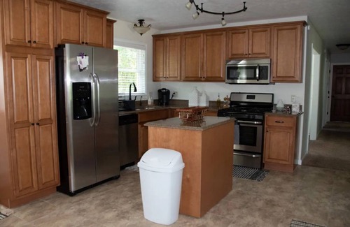 Bristol House | Serene Private Retreat with Pet-Friendly Amenities
