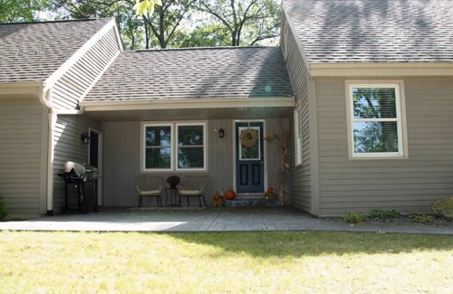 Bristol House | Serene Private Retreat with Pet-Friendly Amenities