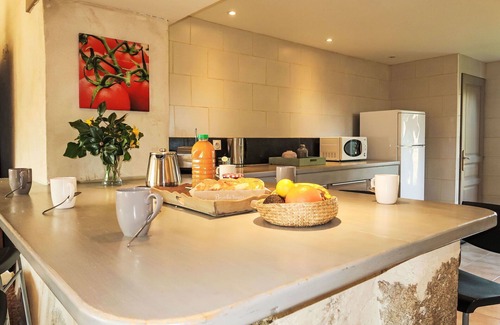 Trevou-Treguignec Villa | Cozy Apartment for 10 with WiFi, Pet-Friendly & Parking