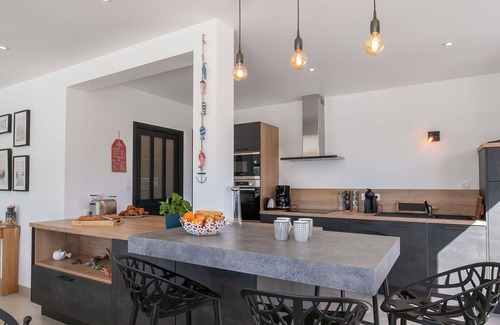 Brignogan-Plage House | Private Villa for 10 with Pool and Ocean View Amenities