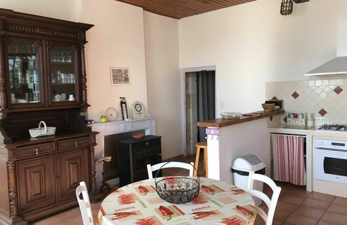Lalandusse Villa | Relaxing Private Villa with Pool, A/C & Pet-Friendly Amenities