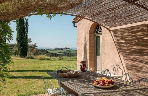 Camigliano Villa | Beautiful private villa for 16 people with WIFI, private pool, A/C, TV and panoramic view