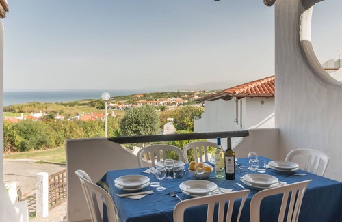 La Ciaccia House | Inviting Oceanfront Villa for 6 with Free WiFi and A/C