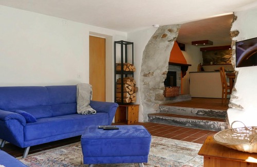 Negrentino House | Inviting Private Villa for 5 with Pets, WIFI & Panoramic Views
