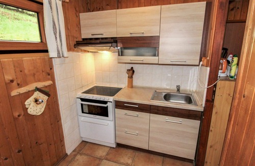 Krasna Lipa House | Elegant Villa Retreat with Lake Views, Wi-Fi & Pet Friendly