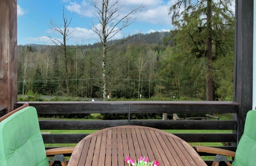 Krasna Lipa House | Elegant Villa Retreat with Lake Views, Wi-Fi & Pet Friendly