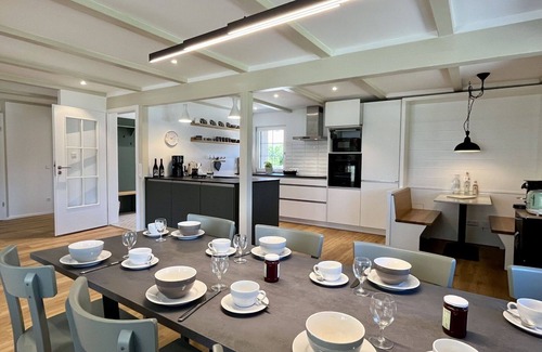 Loffingen House | Beautiful private villa for 8 people with WIFI, TV, patio, pets allowed and parking