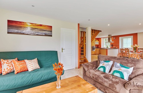 Le Vretot House | Inviting Private Villa for 5 with Ocean View & Pet-Friendly