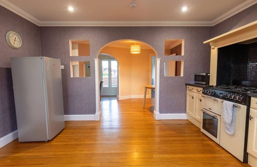 South Galson Villa | Private Villa for 10 with WIFI, TV, Kitchen & Spa Access