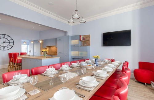 Portpatrick House | Beautiful private villa for 16 guests with WIFI, TV, patio and pets allowed