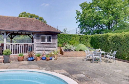 Leigh Other | Beautiful private villa for 2 guests with WIFI, pool, TV, patio, pets allowed and parking
