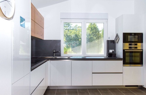 Balatonbereny House | Relaxing Private Villa for 8 with Terrace & Pet-Friendly