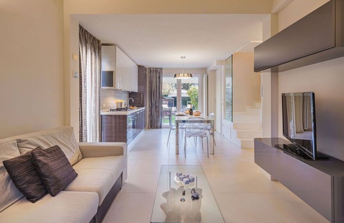 Stiava House | Private Oceanfront Villa for 4 with Hot Tub & WIFI
