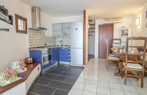 Sperlonga House | Private Villa for 7 with Ocean View, WiFi & Pet-Friendly