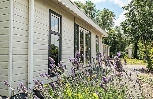 Dordtse Biesbosch House | Private Villa with Pool, Wi-Fi & Parking for 4 Guests