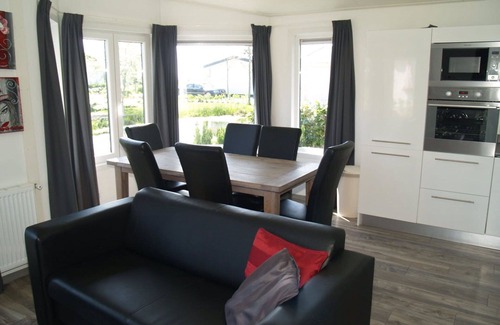 Dordtse Biesbosch House | Beautiful private villa for 6 guests with WIFI, pool, TV and terrace