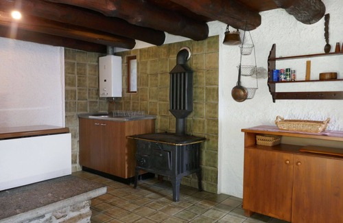 Acquarossa House | Cozy Villa for 4 with WIFI, Pets Welcome & Parking