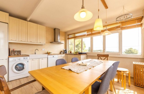 El Castell de Montornes House | Cozy Villa for 8 with Private Pool and Ocean View