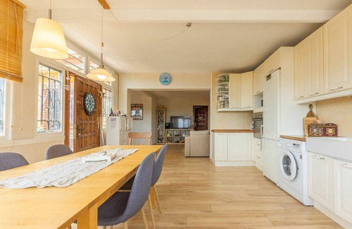 El Castell de Montornes House | Cozy Villa for 8 with Private Pool and Ocean View