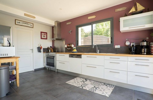 Plouarzel House | Inviting Private Villa for 10 with Ocean Views & Pet Friendly