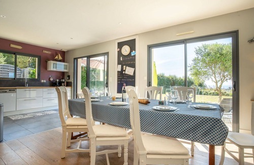 Plouarzel House | Inviting Private Villa for 10 with Ocean Views & Pet Friendly