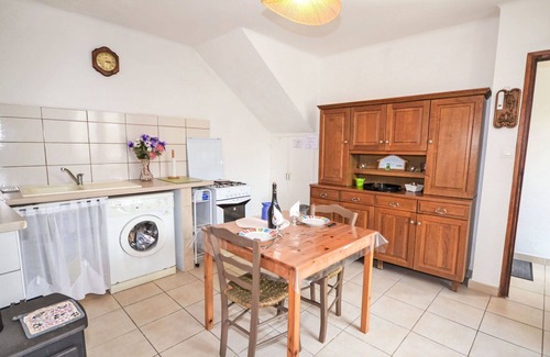 Montreal House | Beautiful private villa for 2 guests with TV, patio, pets allowed, panoramic view and parking