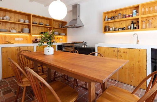 Tremeven Villa | Cozy Private Villa with Ocean View, WIFI & Parking for 6