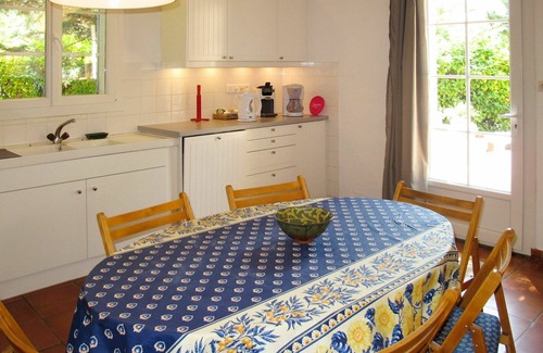 Tresques House | Inviting Private Villa with Pool, Pets Allowed & Wifi