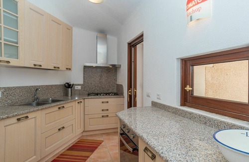 Portobello Villa | Elegant Oceanfront Villa for 8 with WIFI and Parking