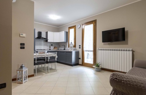 San Rocco House | Cozy Private Villa for 4 with WIFI, Parking & Spa Access