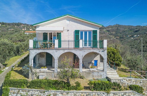 Moneglia House | Beautiful Private Villa for 6 with Ocean View & Pet Friendly