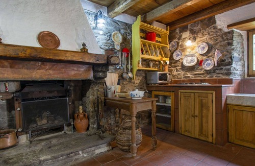 San Marcello Pistoiese House | Private Villa for 7 with Pool, WIFI & Pet-Friendly Perks