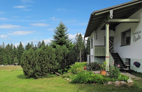 Lohberg House | Idyllic Villa for 8 with Panoramic Views and Spa Amenities
