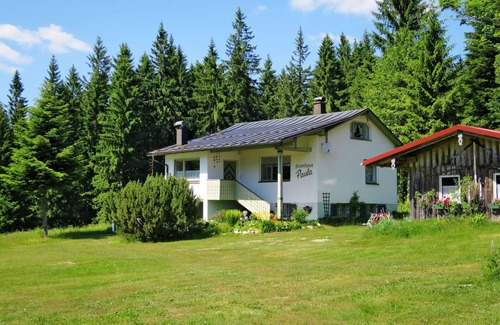 Lohberg House | Idyllic Villa for 8 with Panoramic Views and Spa Amenities