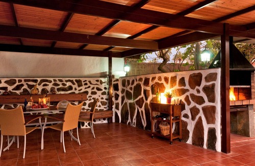 Ingenio Villa | Inviting Private Villa for 12 with Pool and WiFi