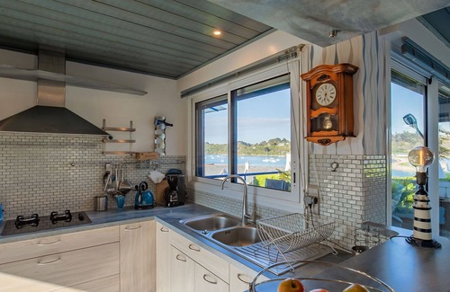 Berven House | Charming Oceanfront Villa for 4 with WIFI and Terrace