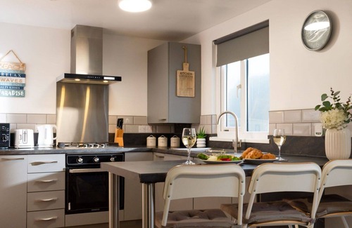 Helford Passage House | Inviting Private Villa with Hot Tub and Oceanfront Views