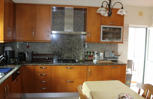 Maceira House | Inviting Private Villa with Ocean View and Modern Amenities