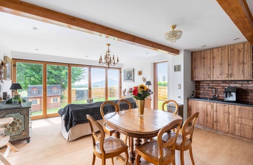 Oybin House | Private Villa with Hot Tub, WIFI & Panoramic Views