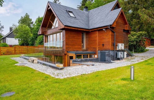Oybin House | Private Villa with Hot Tub, WIFI & Panoramic Views
