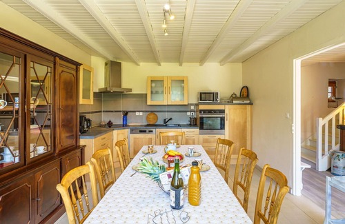Crozon House | Inviting Private Villa for 5 with Oceanfront Views & WIFI