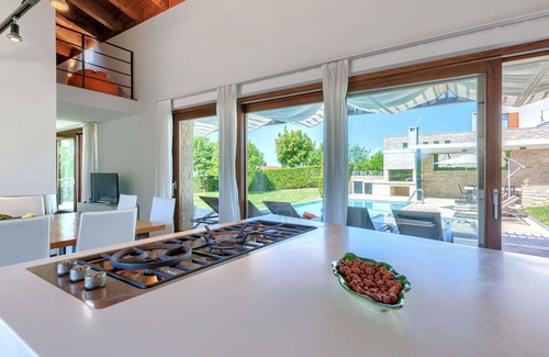 Sveti Petar u Sumi Villa | Enchanting Private Villa with Pool, Hot Tub & Pet-Friendly
