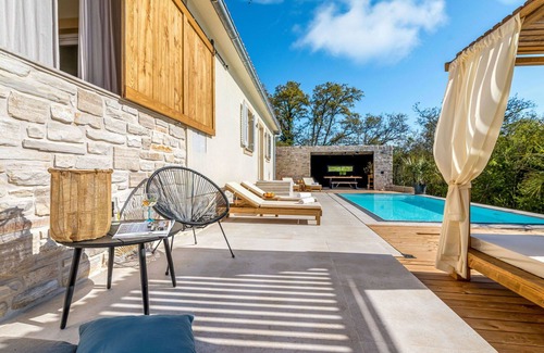 Polje Villa | Beautiful private villa for 7 guests with private pool, A/C, WIFI, TV, terrace and pets allowed