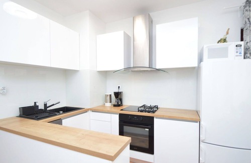 Murter House | Private Villa for 8 with Ocean View and Pet-Friendly Amenities