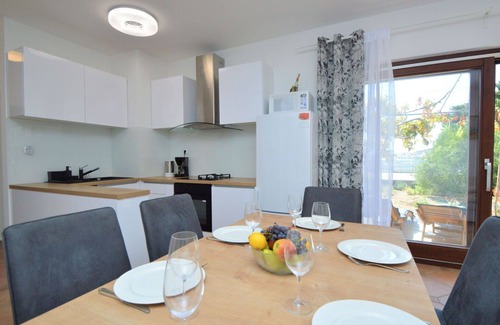 Murter House | Private Villa for 8 with Ocean View and Pet-Friendly Amenities