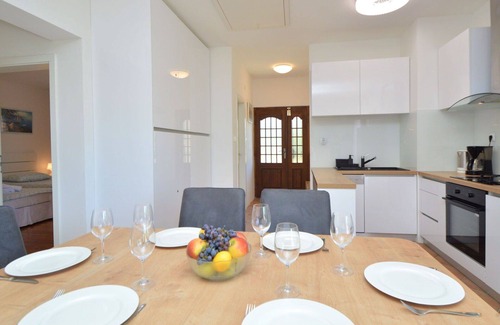 Murter House | Private Villa for 8 with Ocean View and Pet-Friendly Amenities