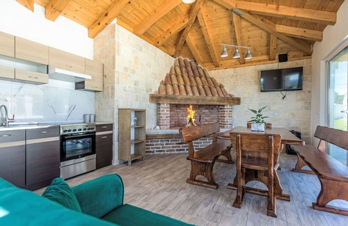 Gornji Zemunik House | Beautiful private villa for 8 guests with WIFI, private pool, hot tub, A/C, TV and terrace