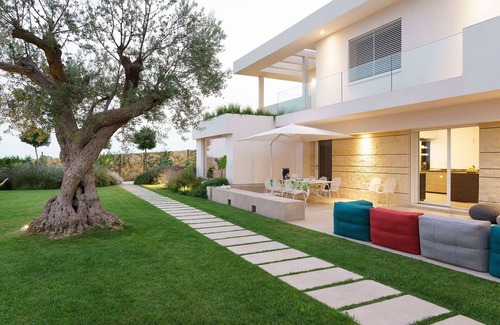 Modica Villa | Serene Private Villa with Pool, Hot Tub & Ocean Views