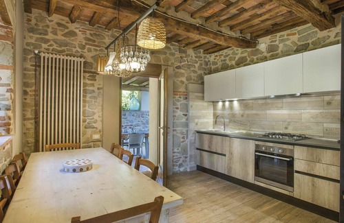 Pescia Villa | Idyllic Private Villa with Pool, Hot Tub & Pet Friendly